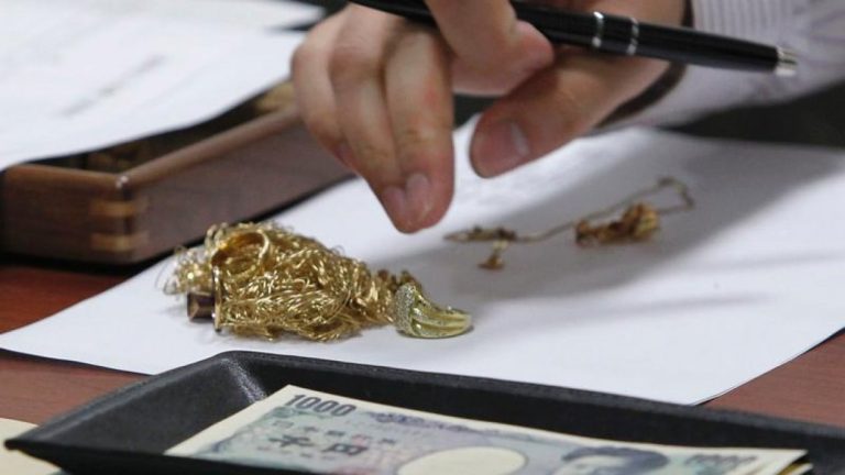 Harga Emas Dunia Tembus USD 4.200, Bisa Naik Lagi di Akhir 2025?
