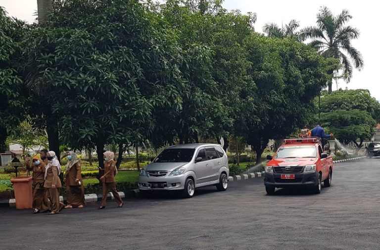 Anggota DPRD Bolsel Marah di Kantor Sekretariat, Diduga Karena Uang Dinas Belum Cair