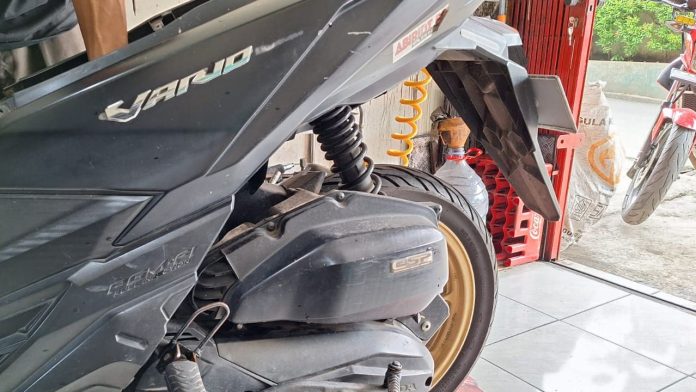Attachment for Sokbreker Motor Bocor Saat Hujan, Ini Cara Mengatasinya