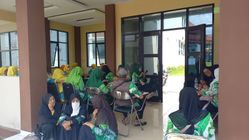Ribuan Guru Honorer Madrasah Demo DPRD Sumedang! 20 Tahun Mengabdi, Nasib ASN Masih Ragu