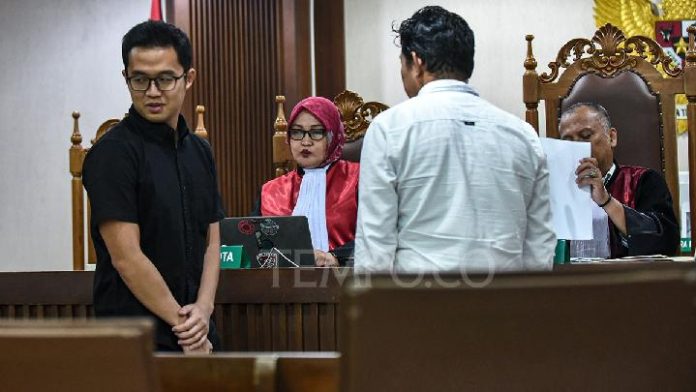 Attachment for DPR, Kapolri, dan Presiden Diperiksa Terkait Kerusuhan Agustus dengan Tuntutan Rp 2,45 T