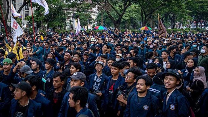 Attachment for Serikat Pekerja Kampus dan KIKA Minta Polisi Lepaskan Demonstran