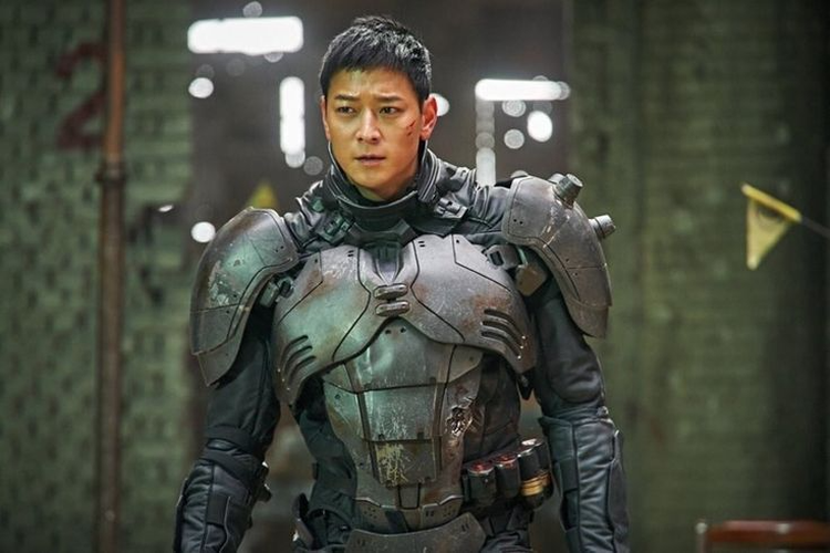 Rekomendasi Film Kang Dong Won yang Mirip Drama Tempest, Aksi dengan Isu Politik!
