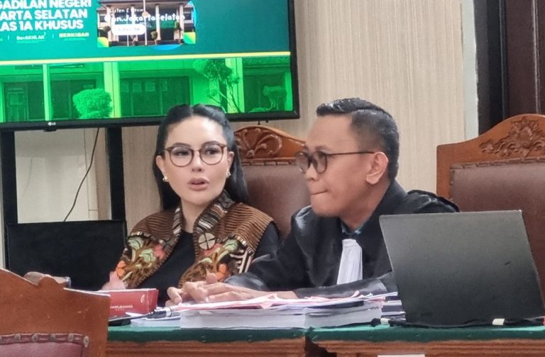 Suara Nikita Mirzani Naik Saat Diperiksa JPU, Hakim Ingatkan: Santai Aja