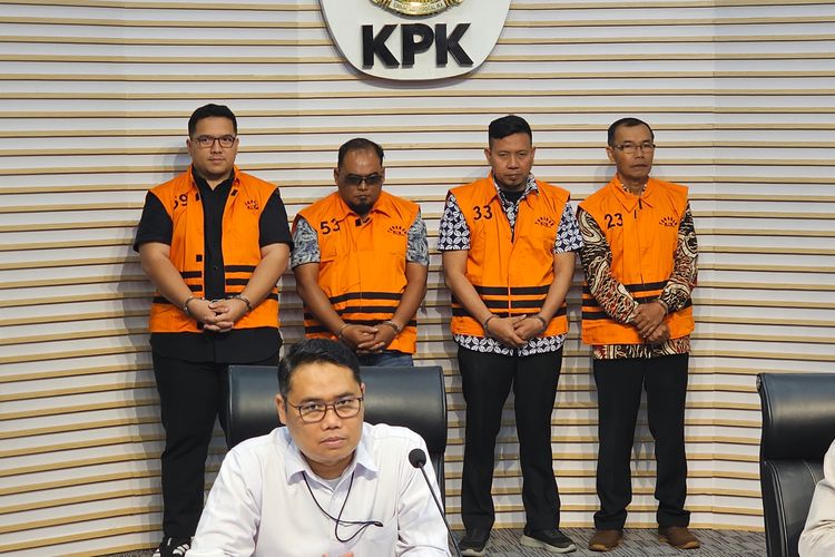 KPK Tahan 21 Tersangka Kasus Dana Hibah Jatim, Mulai Anggota DPR Anwar Sadad hingga Mantan Ketua DPRD Jatim Kusnadi