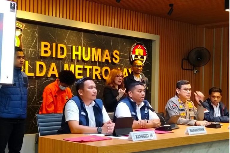 Bjorka Ditangkap, Bobol 4,9 Juta Akun Nasabah