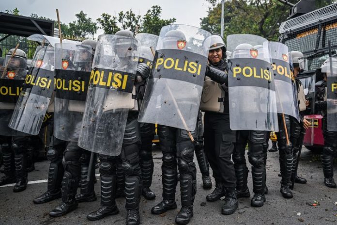 Attachment for Komite Reformasi Diminta Hentikan Praktik Militeristik di Polri