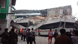 Kebakaran Gedung Ponpes Al-Khoziny Sidoarjo, Ratusan Santri Selamatkan Diri di Tengah Kepanikan