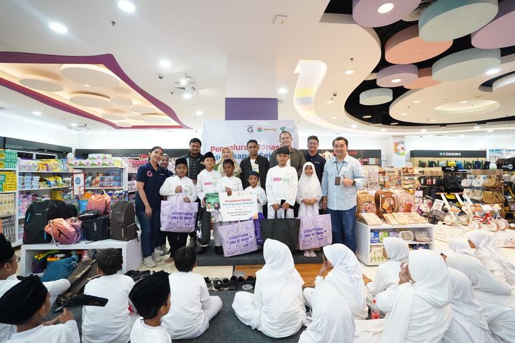 Kebahagiaan 83 Anak Yatim dan Dhuafa dengan Bantuan Sekolah