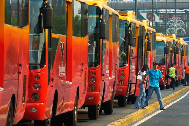Kisah Awal Transjakarta yang Dianggap Remeh, Kini Jadi Solusi Jutaan Warga