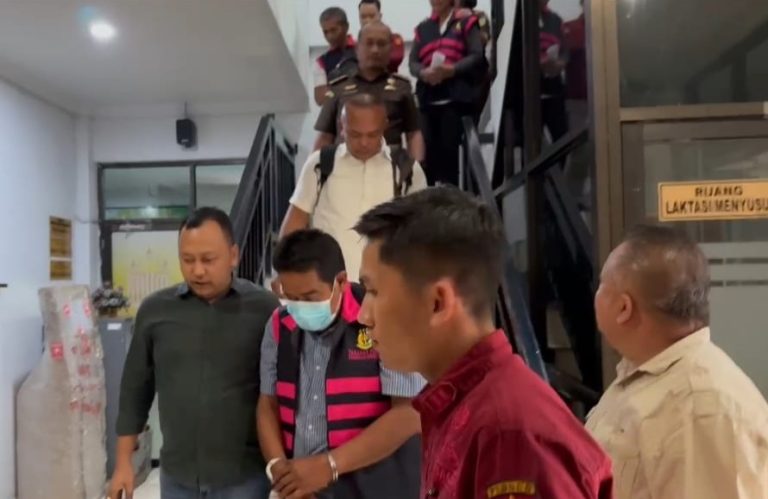 Kejari Karo Tahan Tersangka Korupsi Pupuk Subsidi