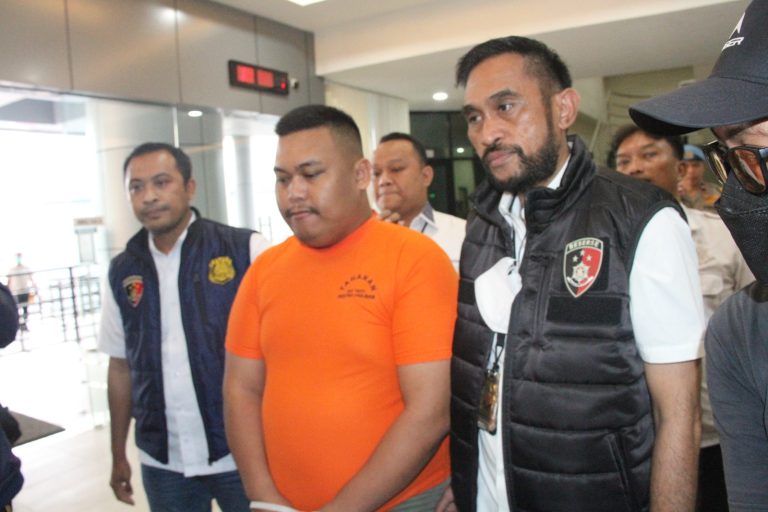 Selebgram Cirebon Ditangkap Polisi Karena Penipuan Perak Antam