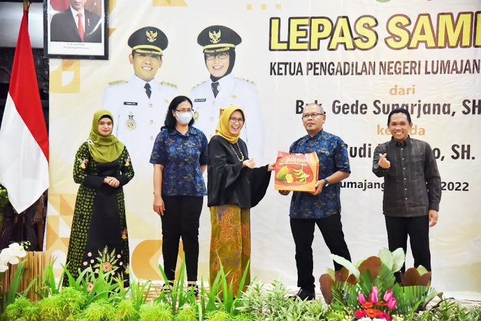 Attachment for Wabup Lumajang Ajak Warga Jaga Keamanan Sendiri, Jangan Hanya Bergantung pada Aparat