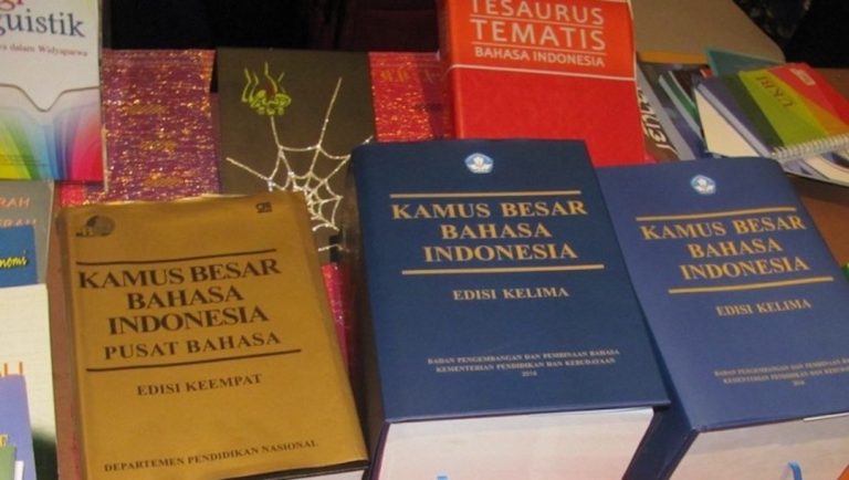 Makna Kata Kacung, Ciri-ciri, dan Arti Kacung dalam Cinta dan Politik