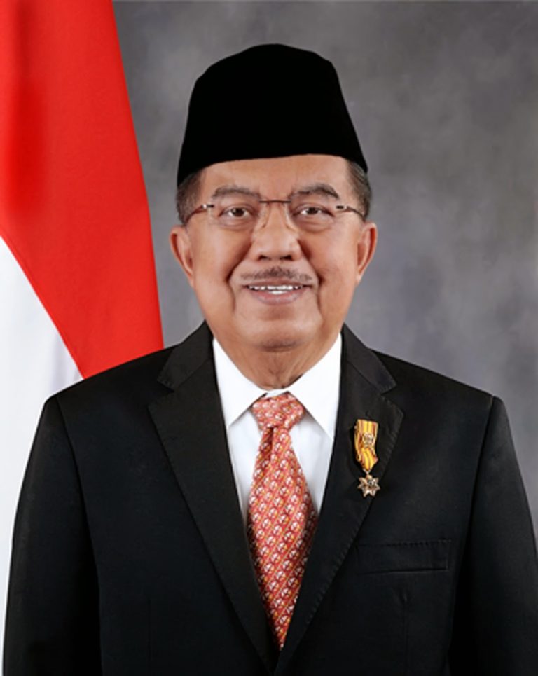 Presiden Venezuela Libatkan Warga Sipil di Tengah Ketegangan dengan Kapal Perang AS