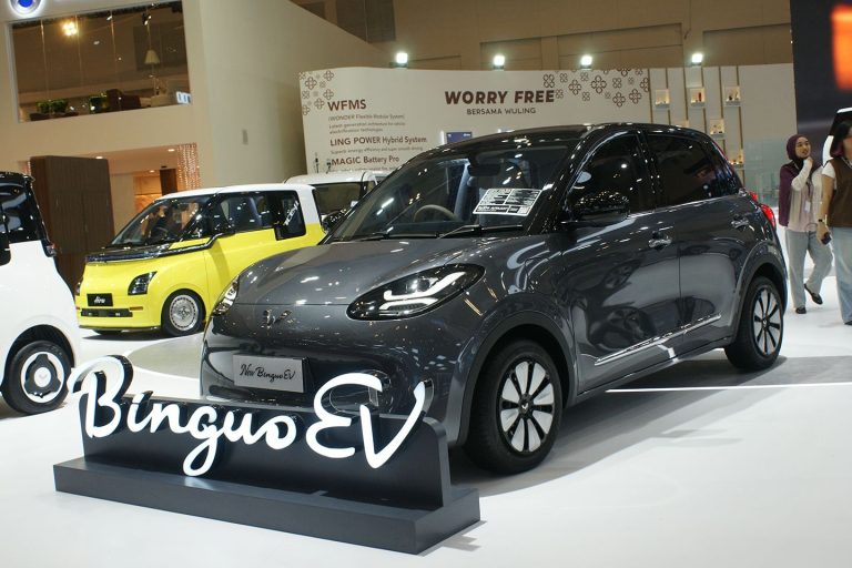 Wuling New Binguo EV Pemenang Penghargaan GridOto Award 2025 dengan CCS 2