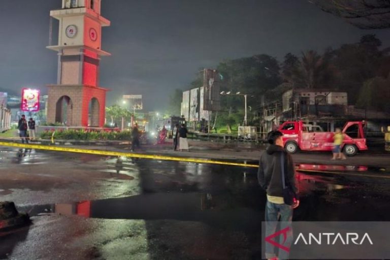 Kebakaran Cianjur Tutup Jalur ke Bandung