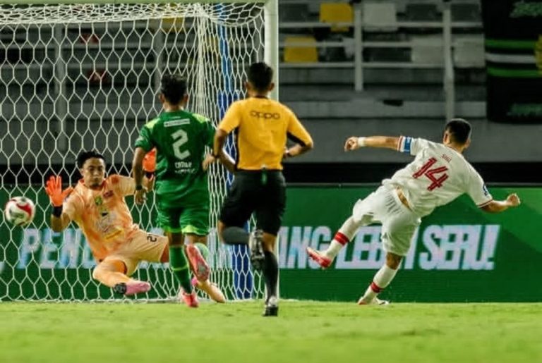 Eduardo Perez Tegaskan Performa Ernando Ari Saat Persebaya Kalahkan Persis Solo