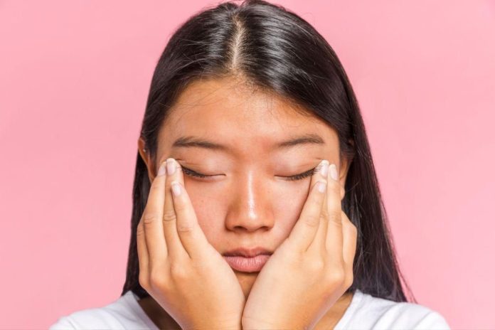 Attachment for Jangan Remehkan, Ini Bahaya Pakai Skincare Kadaluarsa!