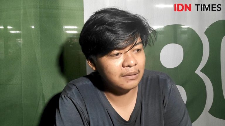 Stasiun Cikarang Jadi Penginapan Darurat, Penumpang Harap KRL Beroperasi 24 Jam