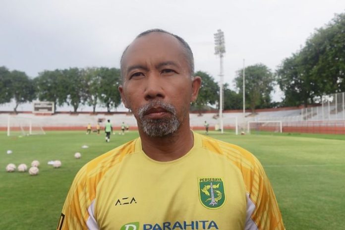 Attachment for Nasib Legenda Persebaya Uston Nawawi Masih Tidak Jelas! Kena Kritik Usai Pemecatan Eduardo Perez