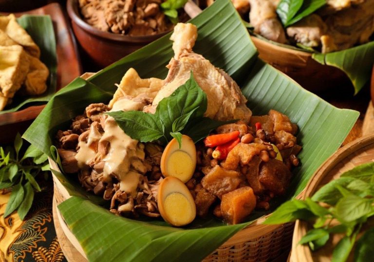 7 Gudeg Legendaris Yogyakarta yang Harus Dicoba, Nomor Terakhir Paling Disukai Wisatawan