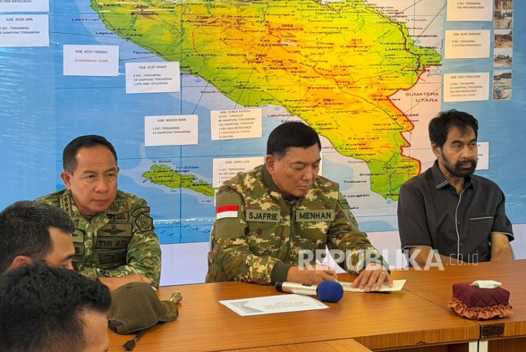 Perintah Sjafrie: TNI Mulai Besok Turunkan Helikopter