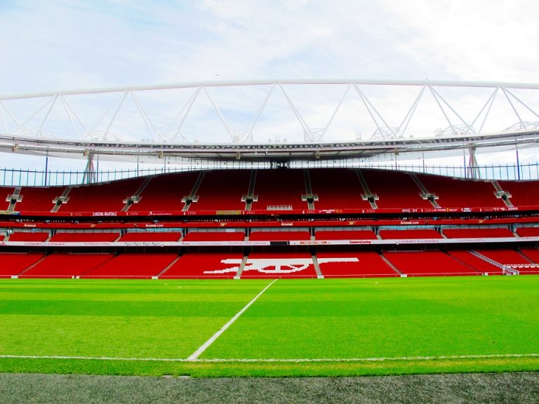 Arsenal Tak Terbendung! Kalahkan Burnley 2-0 dan Kuasai Puncak Liga