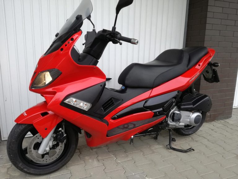 Skuter Canggih Ini Mirip Yamaha XMAX, Tapi Lebih Irit! Kymco DINK-X 125