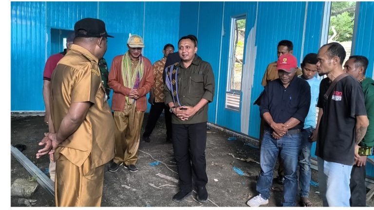 Simon Petrus Kamlasi Bangun Aula SD GMIT SoE 2, Tingkatkan Fasilitas Pendidikan