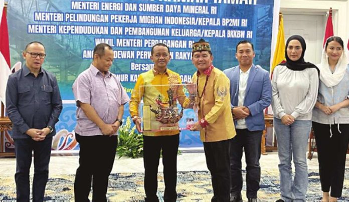 Attachment for Gubernur Agustiar Ajak Kementerian Perkuat Kolaborasi Pembangunan Kalteng