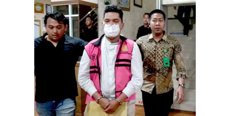 Penyelidikan DPRD Pekanbaru berujung penahanan honorer
