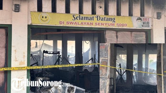 Attachment for Swalayan Senyum 5000 Sorong Terbakar, Damkar Butuh 5 Jam untuk Padamkan Api