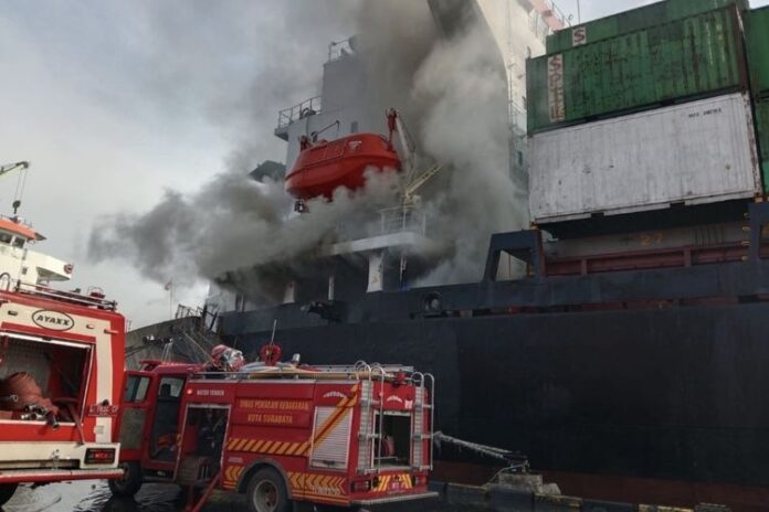 Attachment for Kapal Kontainer Terbakar di Surabaya, Tidak Ada Korban Jiwa