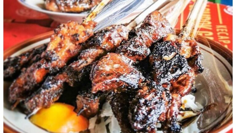 7 Tempat Sate Kambing Legendaris Solo yang Harus Dicoba, Termasuk Favorit Presiden Joko Widodo