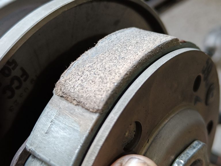 Ternyata Ini Kelebihan dan Kekurangan Motor Matic dengan Kampas Ganda Pantekan