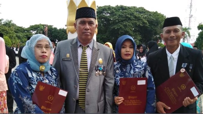 Attachment for 105 PNS Tapin Dapat Satyalancana Karya Satya, Wabup: Penghargaan untuk Pengabdian Berkualitas