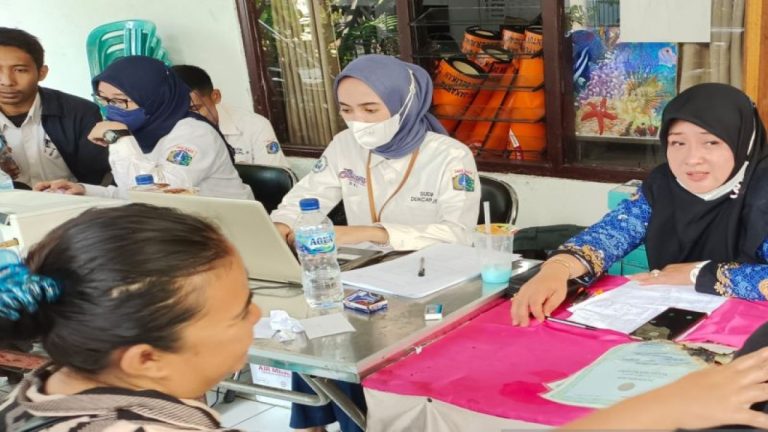 Dirjen Dukcapil Bantu Warga Terdampak Bencana dengan Layanan Dokumen Kependudukan