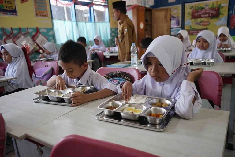 Ratusan Dapur MBG Layani 1,5 Juta Warga Riau