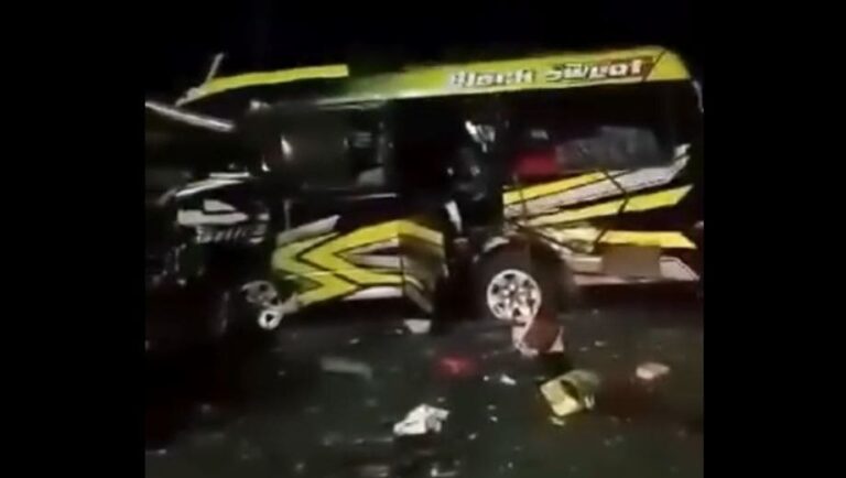 Kronologi kecelakaan beruntun di Jaten 15 April 2026, satu korban tewas